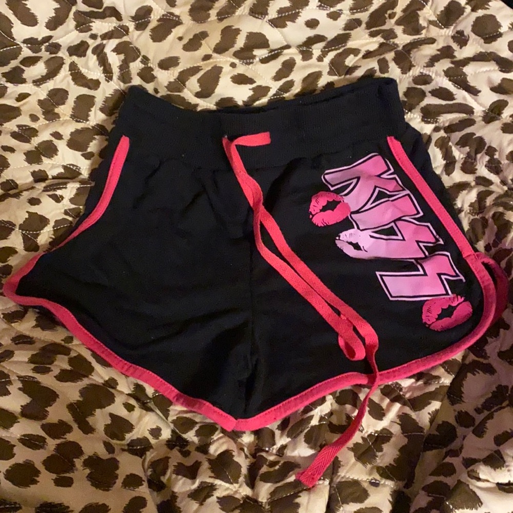 Kiss Short w tie